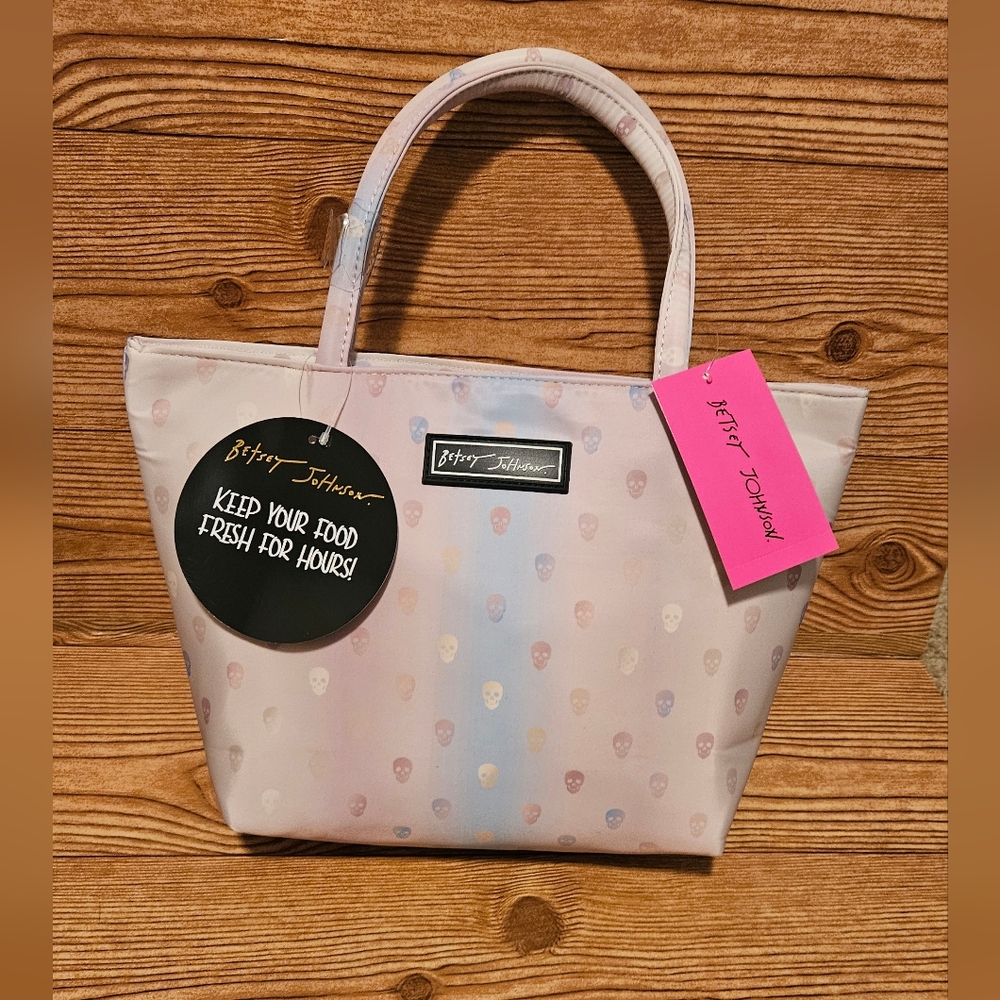 Betsey Johnson Skull insulated lunch tote - Picture 2 of 6